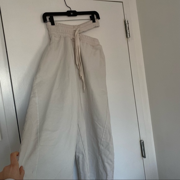 The Source Unknown Store Sweatsuit - Picture 10 of 12